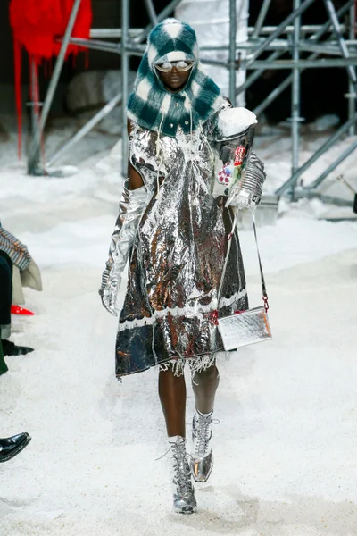 Look 50